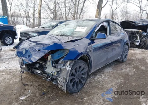 2021 Tesla Model Y Long Range Dual Motor All-Wheel Drive z USA, uszkodzony, nr VIN 5YJYGDEE5MF232904